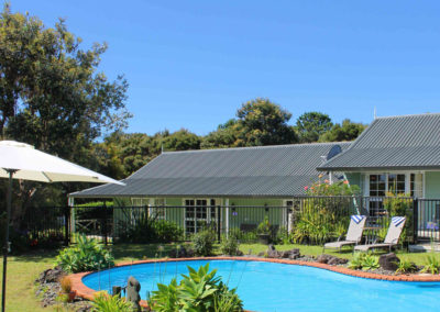 Ash Grove Motel - Studio Unit by the Pool