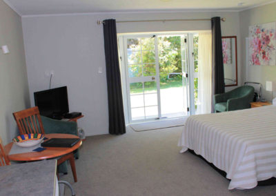Ash Grove Motel - Studio Unit Outside View
