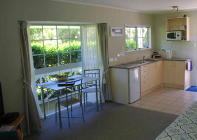 Ash Grove Motel - Studio Unit Privacy